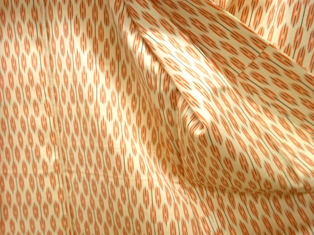  大正ロマン　変わり縞模様織出しお召単衣着物